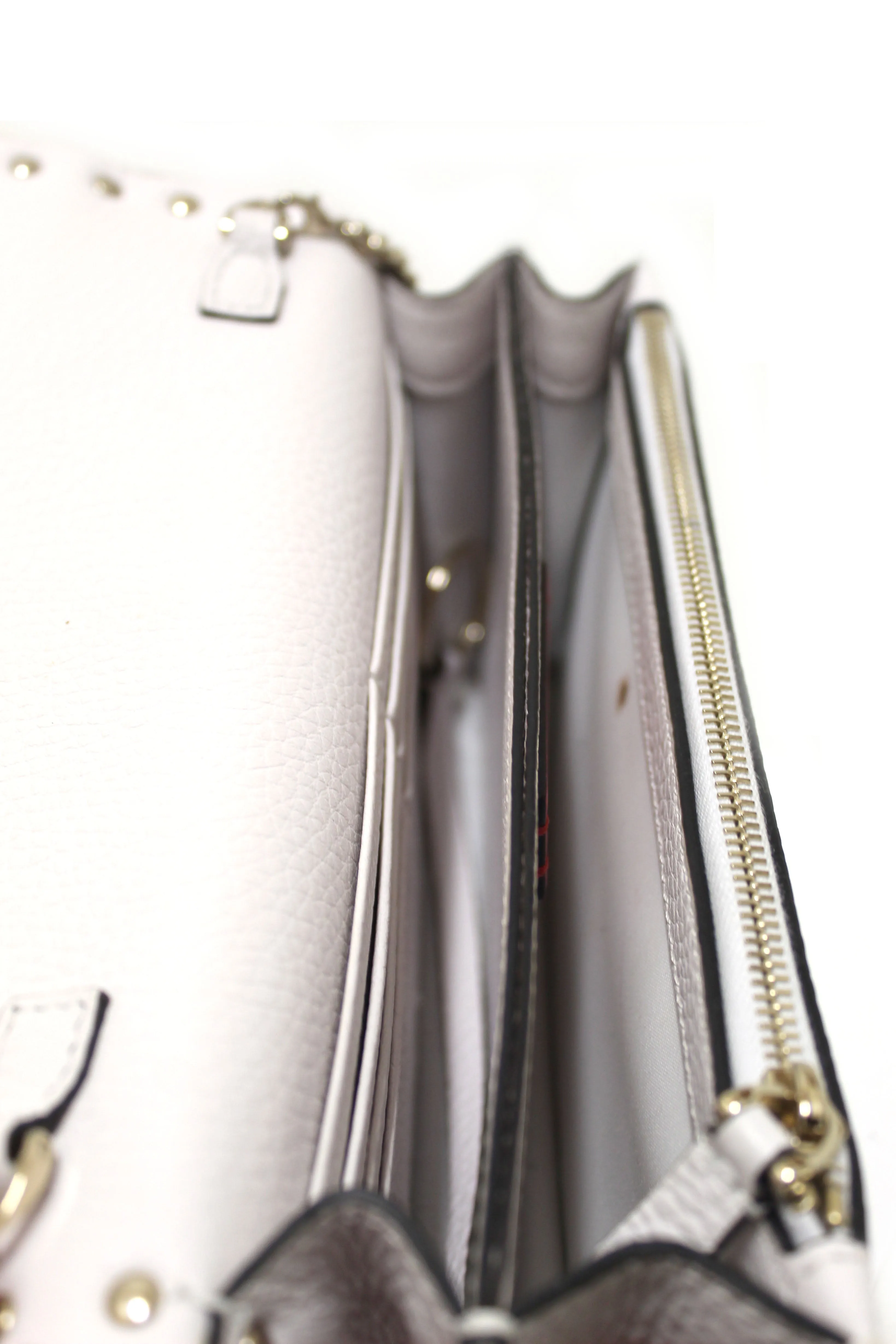 Authentic Valentino Garavani Rockstud White Grainy Calfskin Leather Wallet with Chain