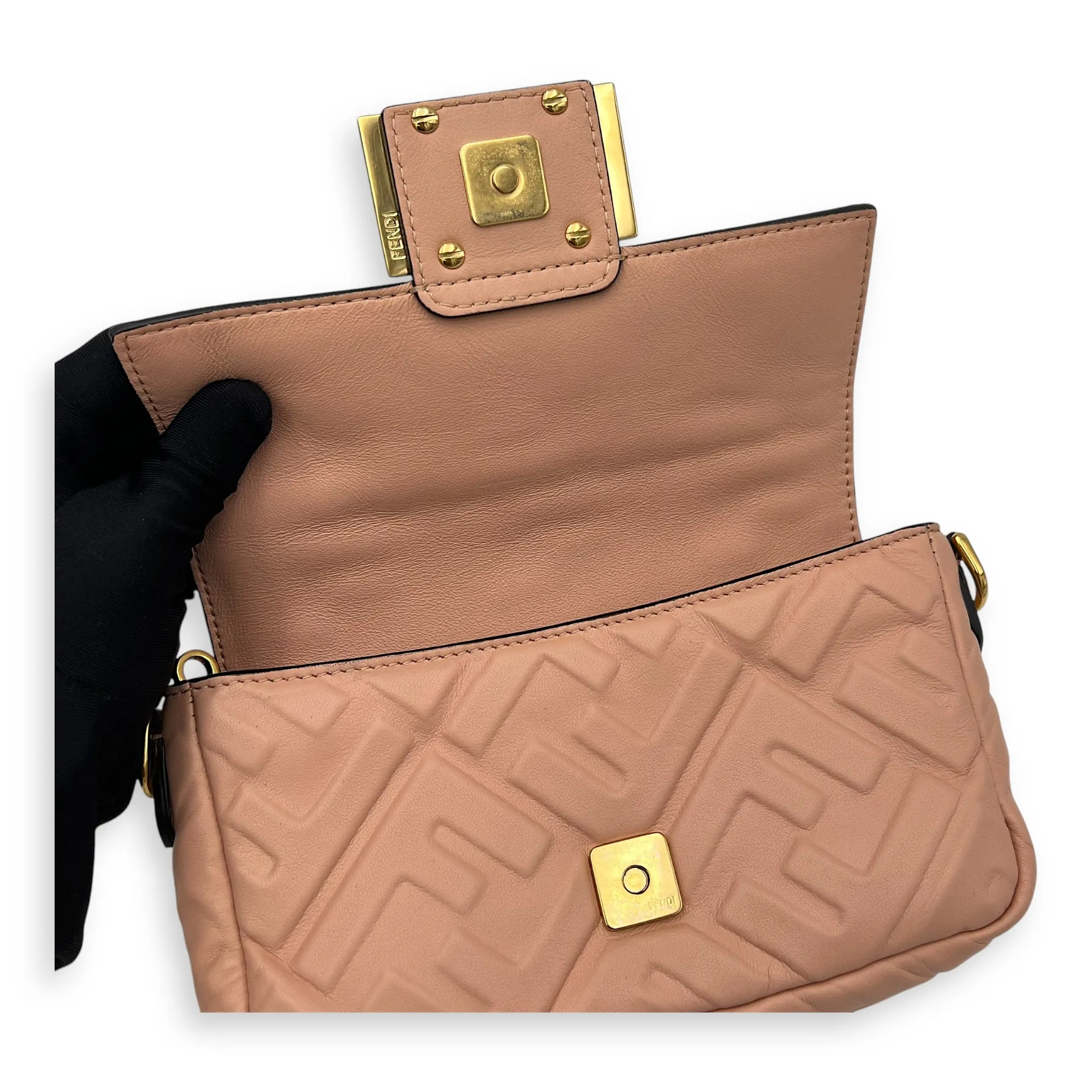 Baguette Crossbody Bag Pink in Calfskin, Gold hardware