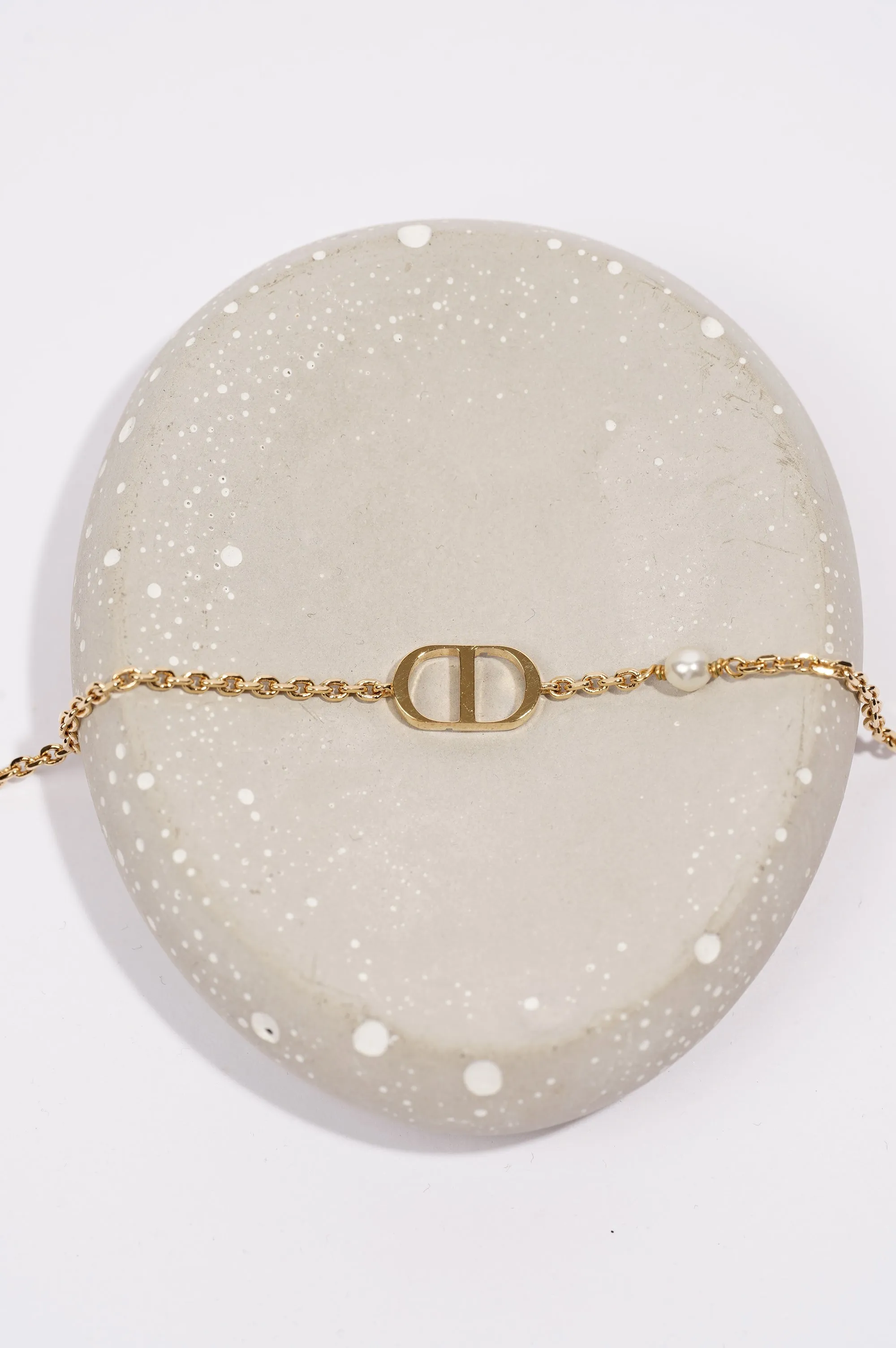 Christian Dior Petit CD Bracelet Gold / White Resin Pearl Base Metal