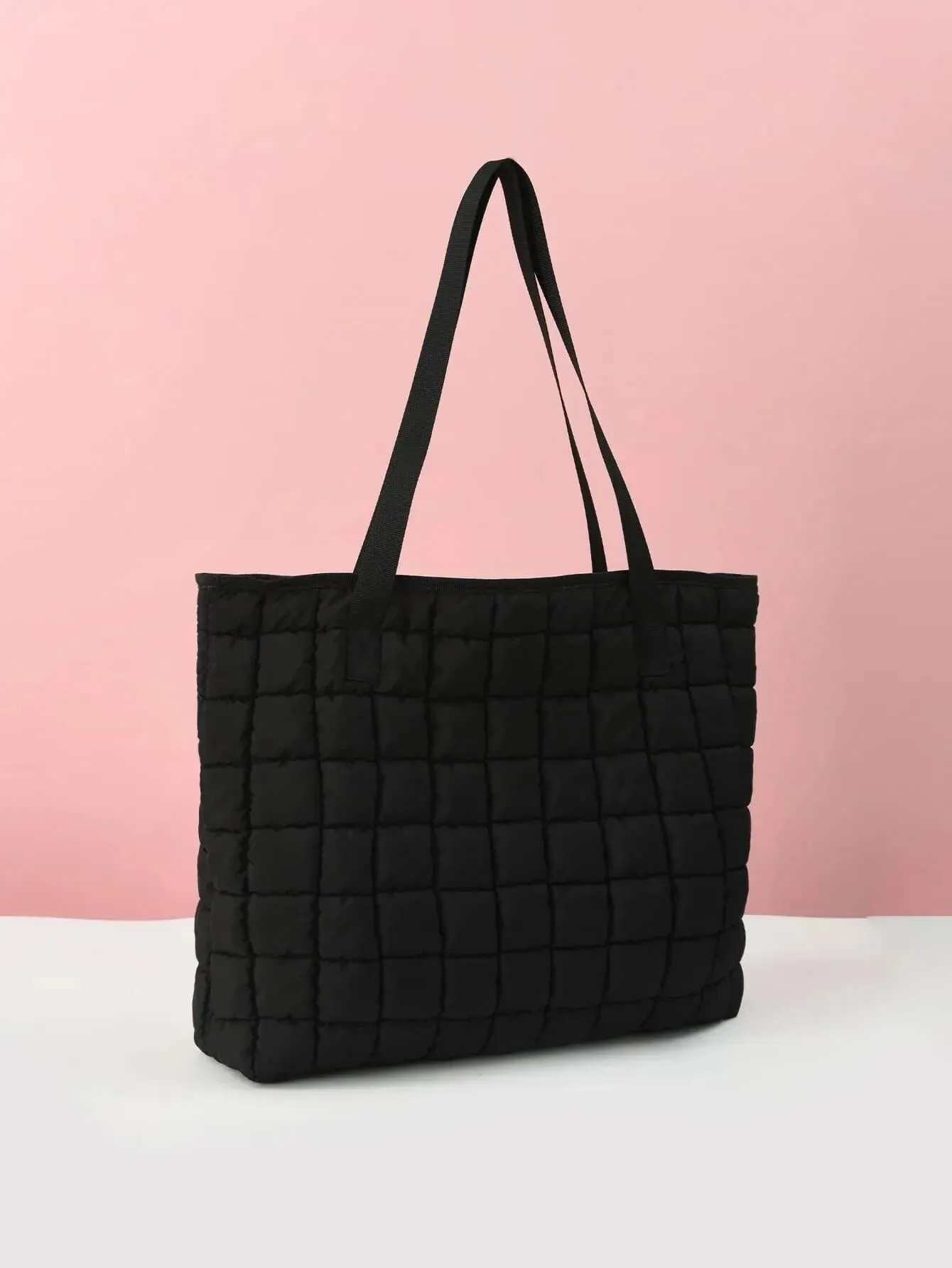Quilted Charm Carryall Shoulder Bag for Any Occasion