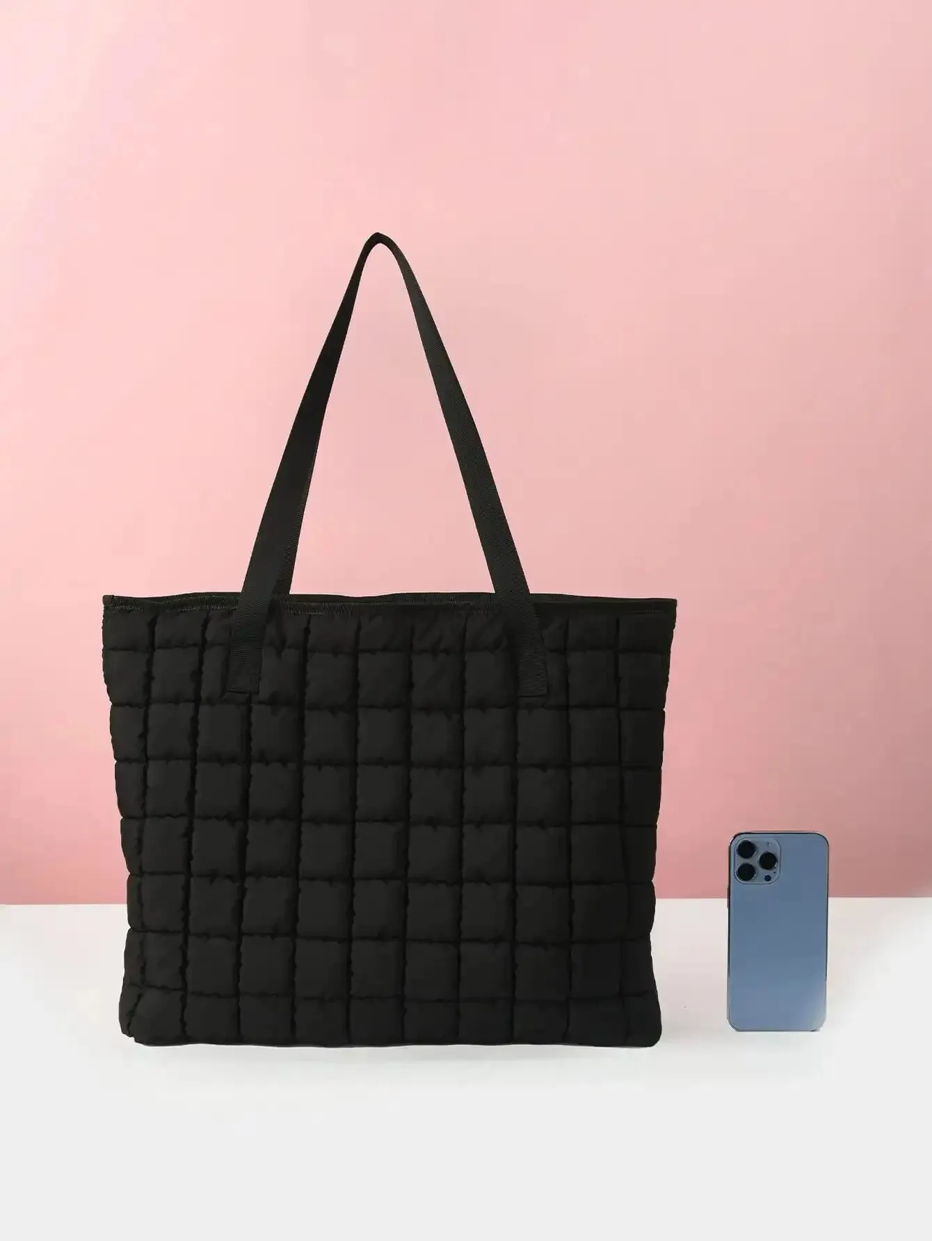 Quilted Charm Carryall Shoulder Bag for Any Occasion